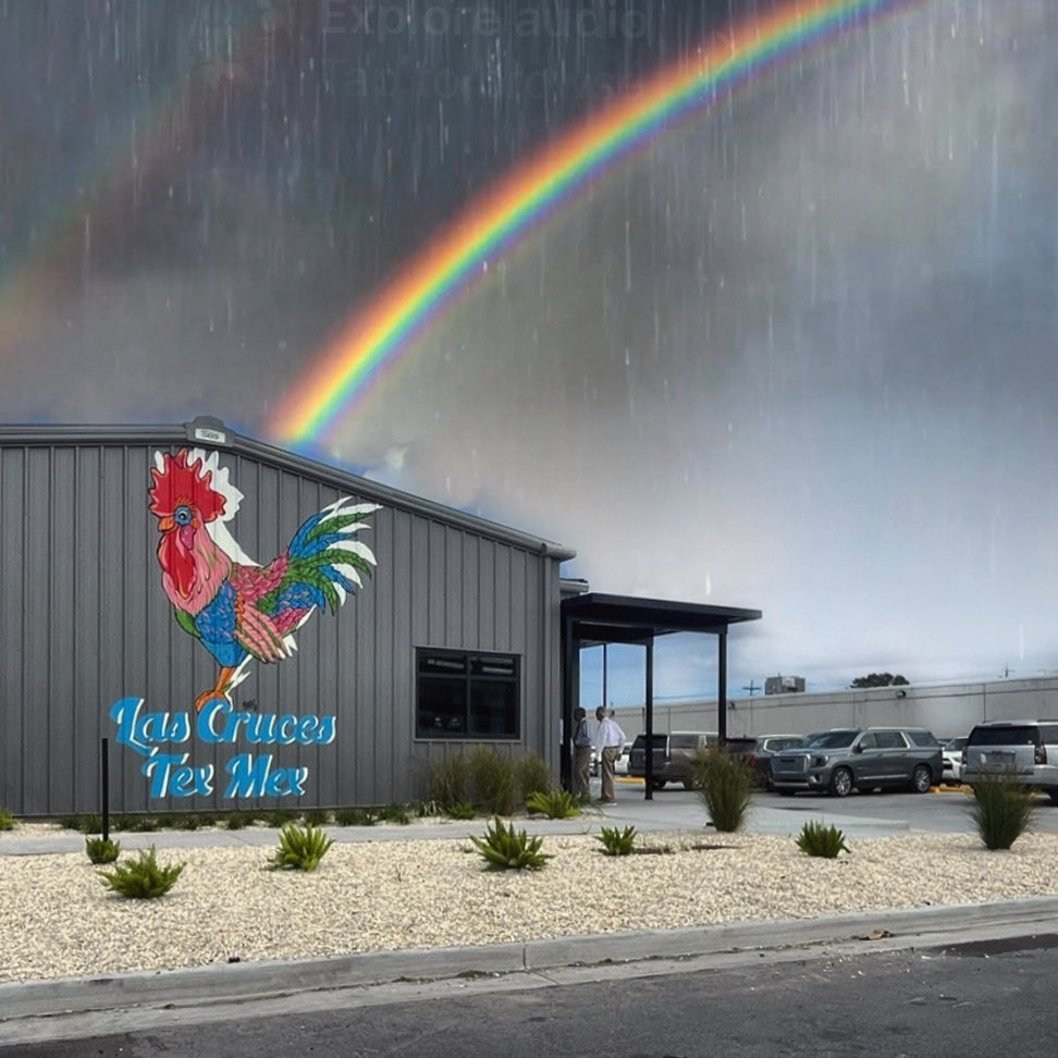 Easy access parking to get you in with a quickness… come get some Tex Mex in that belly tonight. 

We’ve got happy hour at the bar (booze &amp; bites) til 6p, too! 

#metairieeats #metairierestaurants