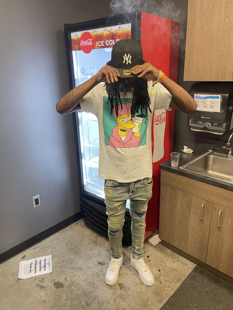 mfazo7's tweet photo. 7️⃣pm N ĐÃ 7️⃣ #LongLive🅱️rooklynn🩸 #CreamMoB💵👎🏾 #Da🅱️iggest🧛🏾♂️🐾 https://t.co/WTSk6S9T4V