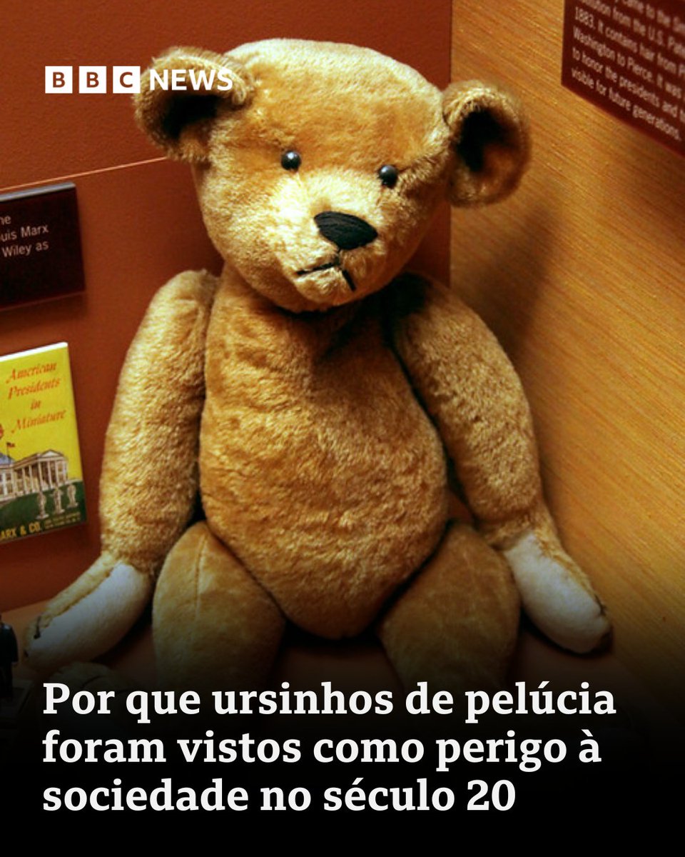 bbcbrasil's tweet photo. “Nunca vi nada mais nojento do que esse espetáculo de uma menina acariciando e até beijando aqueles pseudoanimais”, escreveu o padre Michael G. Esper

O que o preocupava era que os ursinhos de pelúcia não estavam incutindo nas meninas o que eram consideradas as normas de seu gênero, retirando os instintos maternais que ele acreditava que as bonecas ajudavam a desenvolver nelas.

E isso aceleraria a “extinção” dos americanos. Entenda: https://t.co/WWijZXJniH