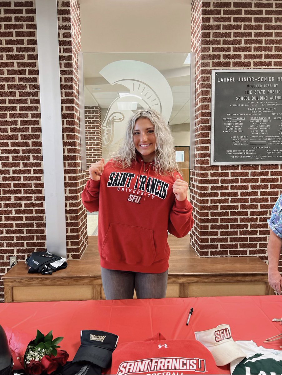 It’s official!!! Go red flashes!❤️⚡️ 

#signed #redflashes <a href="/RedFlashSB/">Saint Francis Softball</a>
