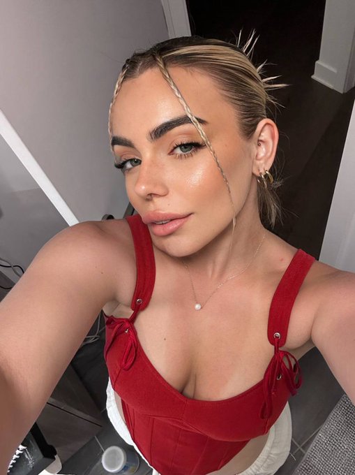 I want to feel your cum all over my body and face 🍆💦 https://t.co/1t8J3AsSeE