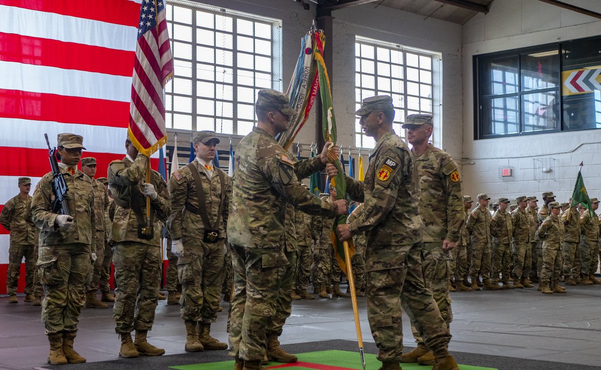 FightingFirst's tweet photo. #ICYMI | The 97th MP welcomed a new CSM to their formation last week in a change of responsibility ceremony. We welcome CSM Keenan and his family to the #BigRedOne. We wish CSM Regur and his family safe travels and give our heartfelt thanks for his service. #AssistProtectDefend https://t.co/DwJoQRTqSs