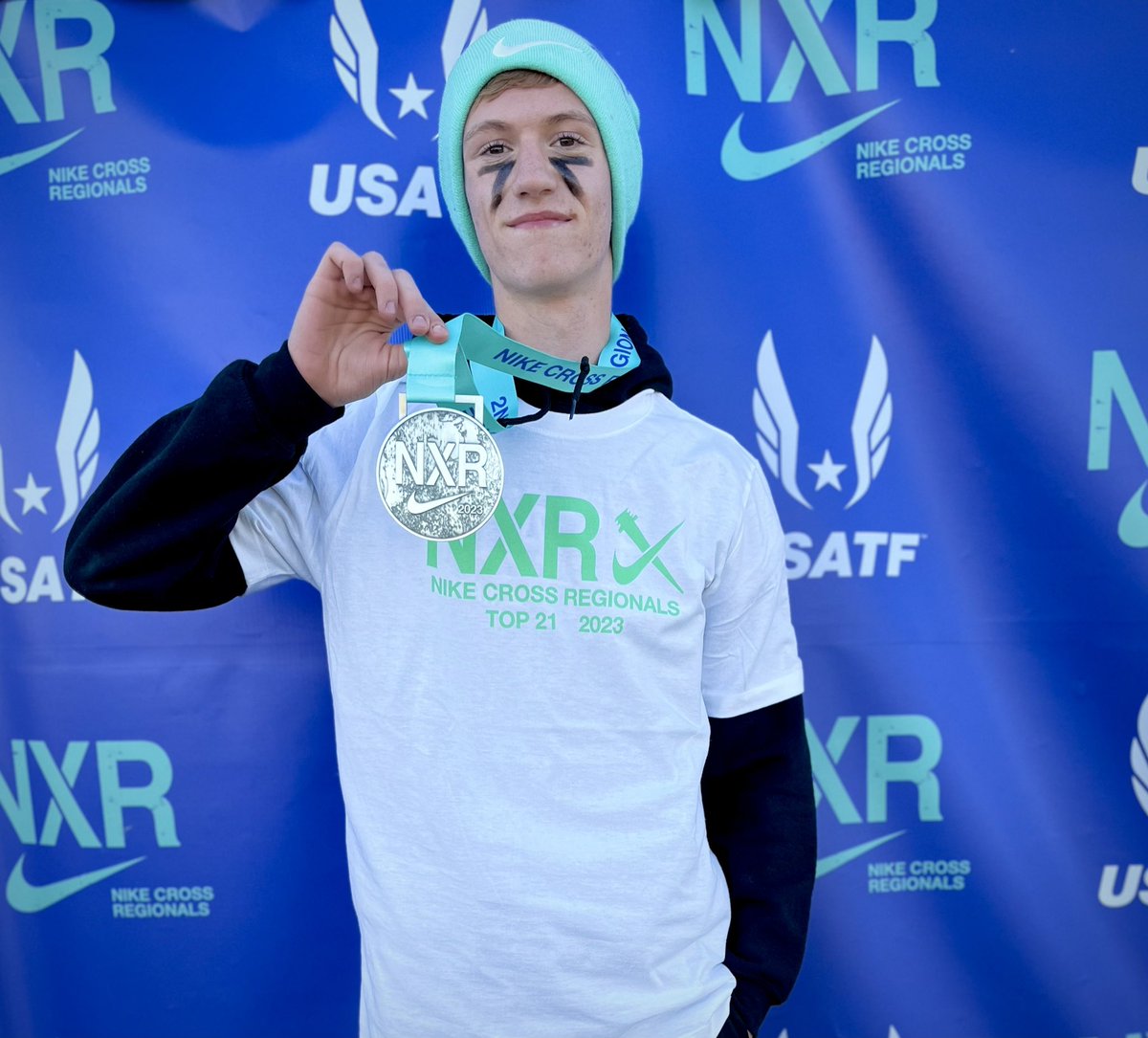 's tweet image. “Get that man a water, a Gatorade, an ambulance”! The announcer was hilarious!! Gutsy performance at the end, @burgh_noah! Proud of you! 
#FinishOnEmpty #FirstTeamAllRegion