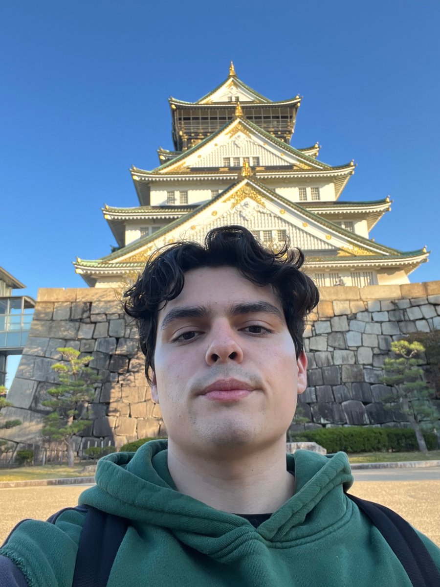 Safarooniee's tweet image. 