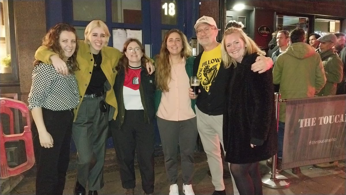 Not only does <a href="/MikeLeSurf/">Mike Le-Surf 💙</a> take you to a fab band but he brings the band to you! How bloody lucky am I with friends like that 😍 (also <a href="/PillowQueens/">Pillow Queens</a> are a bunch of talented babes!!)