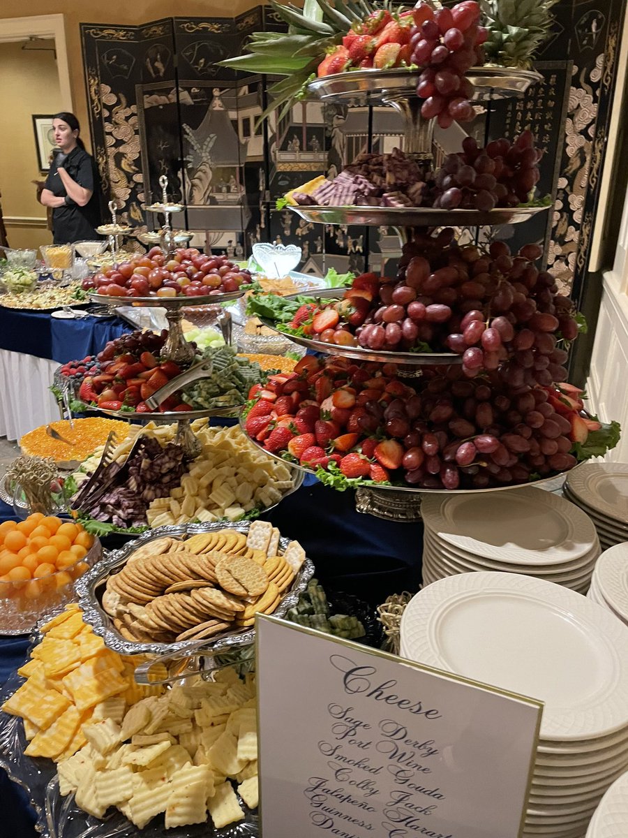 Chef Pam and her staff put together another stunning spread for a wedding this past weekend 🤩 

Let us host your next event, you won’t regret it🎉