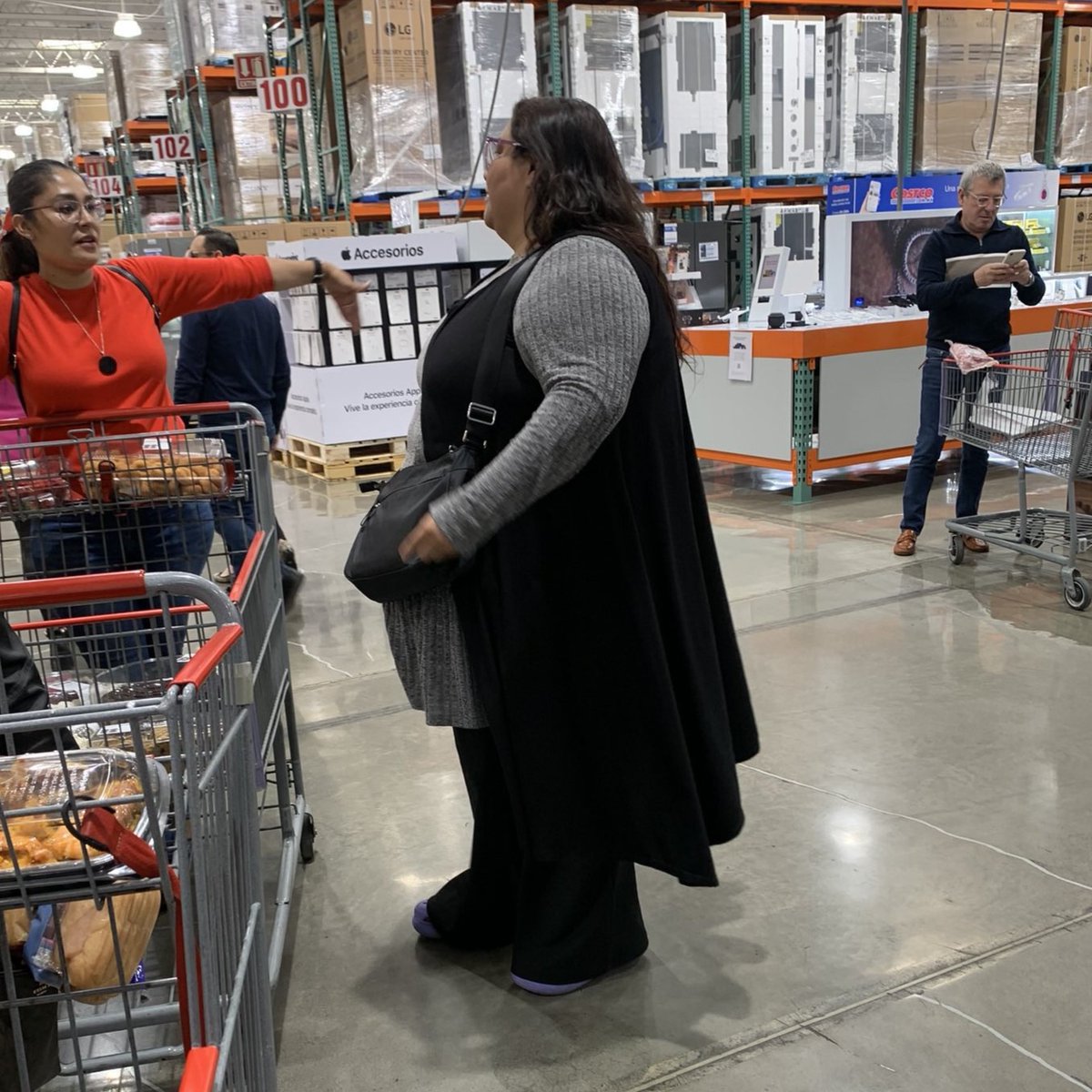 RousValy's tweet photo. No entiendo por qué no van al mercado a comprar… eso de comprar en el Costco es muy Fifi.

¿Verdad Citlali?
#SiYoFueraChairo https://t.co/eIvnL9oSo2
