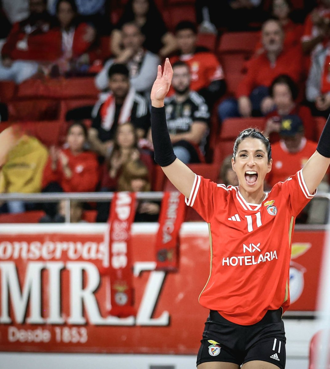 Feliz de representar a <a href="/SLBenfica/">SL Benfica</a> en esta nueva temporada 🇵🇹🇦🇷