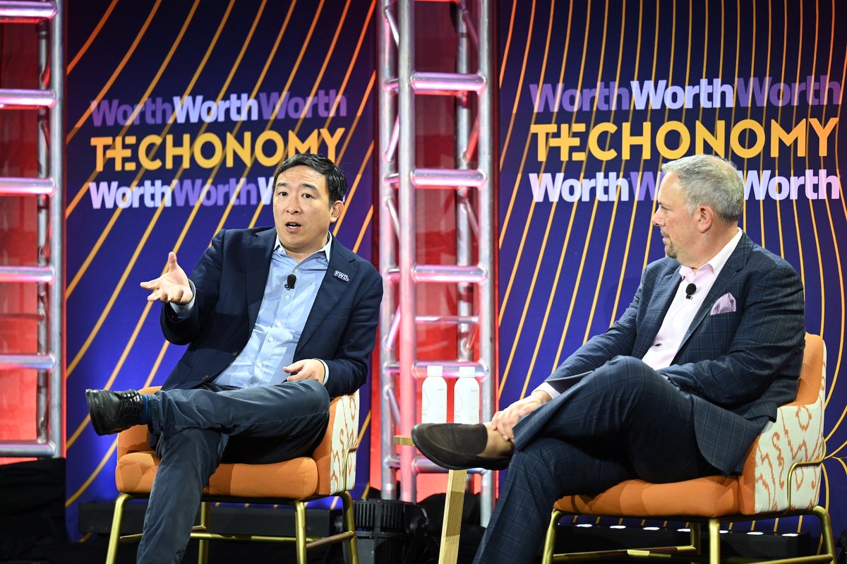 techonomy's tweet image. @AndrewYang takes the stage at #Techonomy23!
@Fwd_Party
