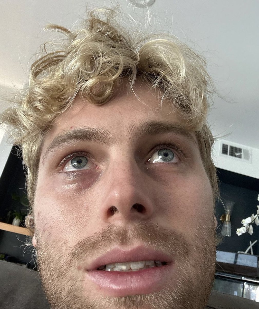 me before                            me after 
The 5SOS                           The 5SOS
    Show                                    Show