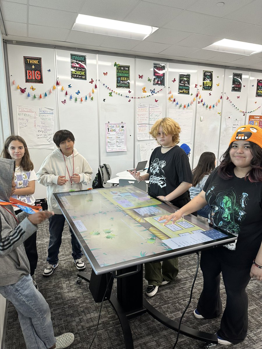 Lindsay Medina tweet media