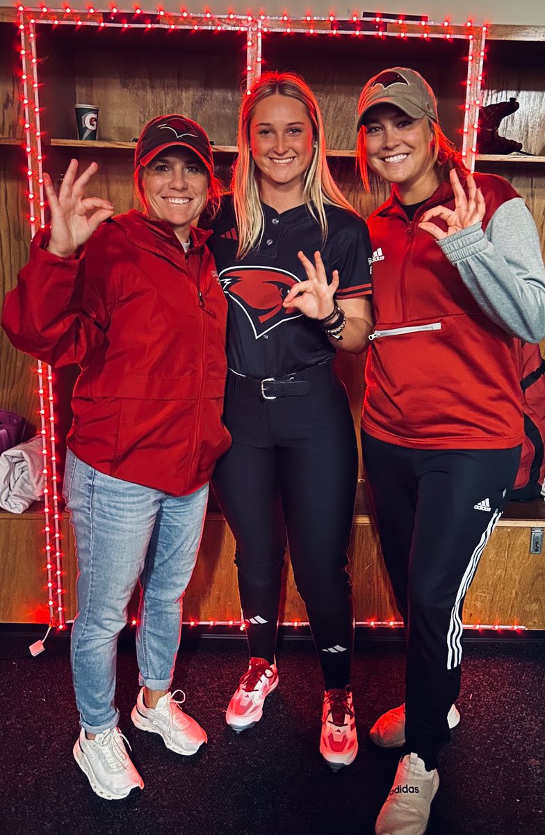 Thank you coach <a href="/deanofsoftball5/">Kim</a> &amp; <a href="/robynleightonn/">Robyn Leighton</a> for such a great visit!! <a href="/UIWSoftball/">UIW Softball</a>