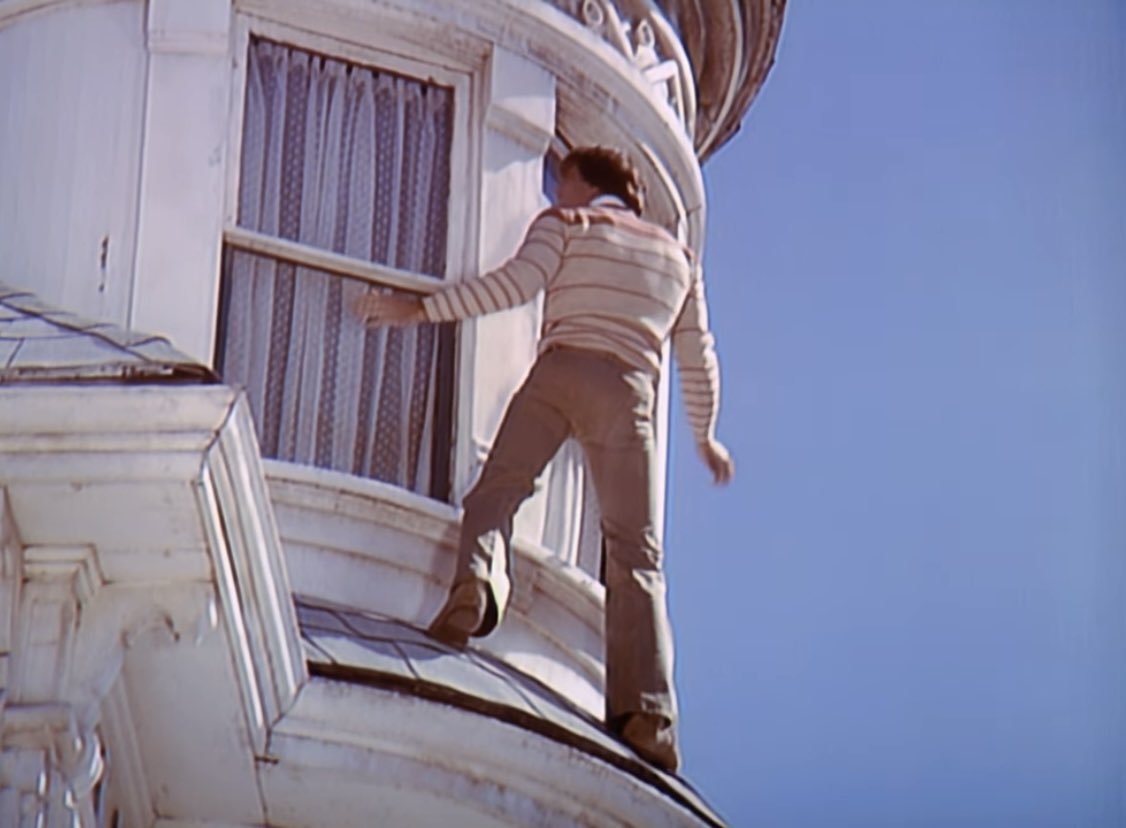 Did you know this was Nicholas Hammond? Listen to our latest podcast to learn more as Paul chats with the owner of the house, Planaria Price, who was standing inside the room as this was filmed! podbean.com/ei/pb-6chky-14… #spiderman77 #spiderman #nicholashammond #heimhouse