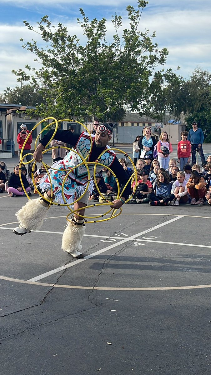 beethovenes's tweet photo. Beethoven 🐻 Bears enjoyed learning about Indigenous 🪶 People with the help of a world renowned Native 🦅 American from the Lumbee tribe, @ericmicha3l as we honor Indigenous People’s Month.

#indigenouspeoplesmonth2023 
#nativeamericanheritagemonth 

@laschoolswest 
@laschools https://t.co/JHcY2LTRRd