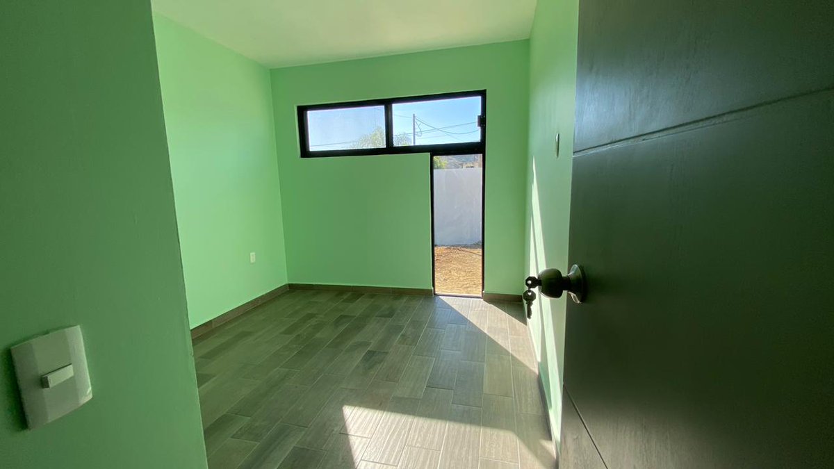 HomeConstr82 tweet picture