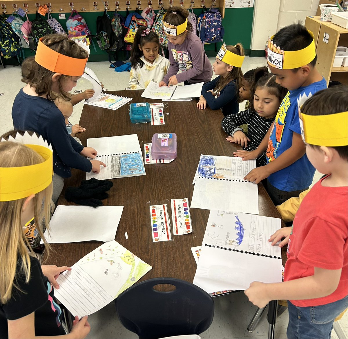 LaceyDye22's tweet photo. Thank you to Mrs. Smiths kindergarten class for letting us come share our writing with them this morning!
They love writing and sharing with others.  ✏️ @LizetteSmithK @NISDBoldt @SillerRosie https://t.co/FZV5G3f7iw