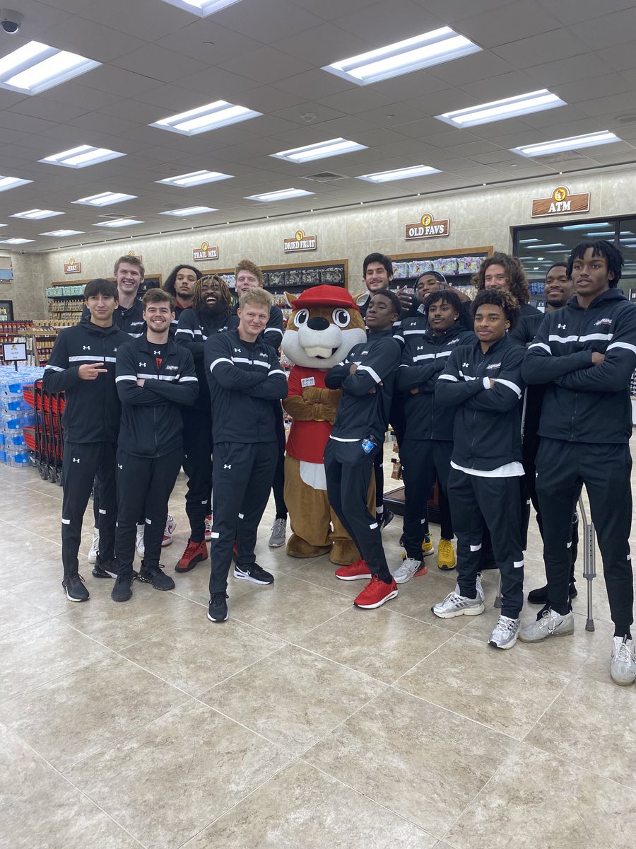 Blockhead1021's tweet image. LaGrange College men’s basketball having a good time at Buccee’s.