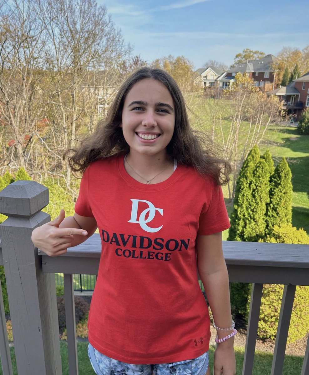 Congratulations to senior Ellie Hammond on her commitment to play tennis at Davidson College!