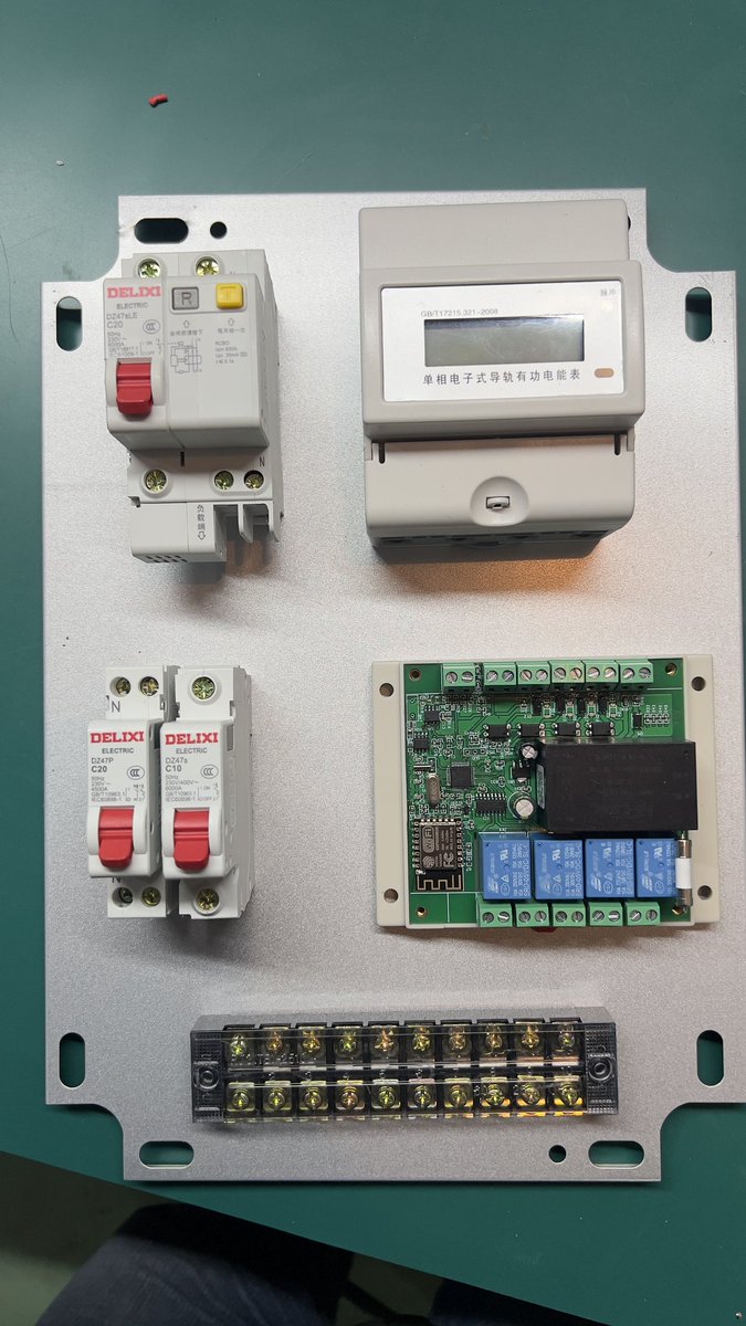 ShuyeMaker's tweet photo. DIY Smart home https://t.co/FedXc2zziY