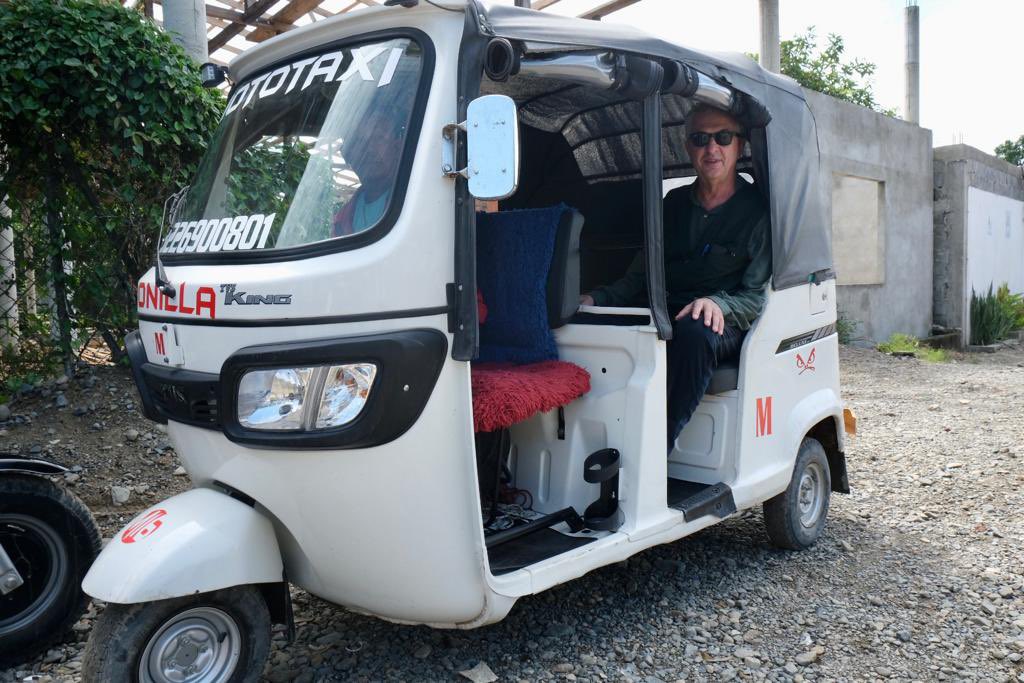 Para llegar al #Darien colombiano, viajamos en avión, barco, auto y tuk-tuk - complejo para nosotros, imagínense para los migrantes y refugiados que enfrentan múltiples obstáculos, amenazas, abusos y temor.

Es urgente abordar las causas de estos movimientos desde la raíz.