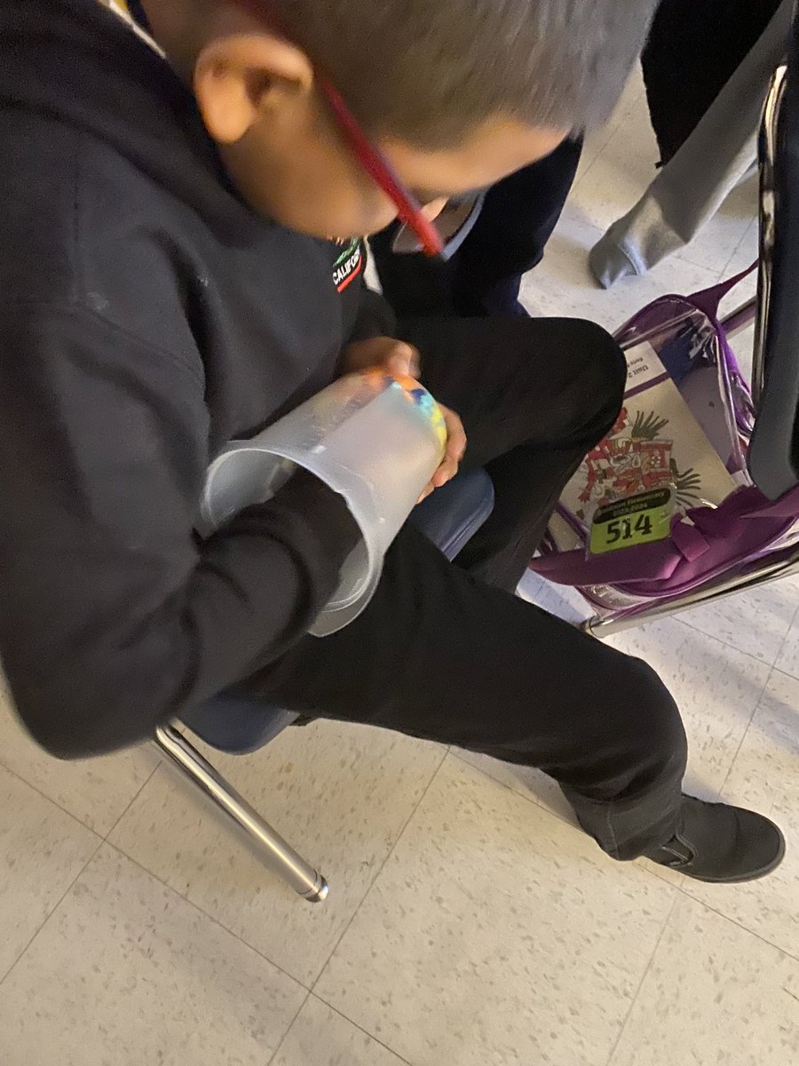 ddp4jc's tweet photo. Ss @GoodmanES_AISD are engaged and hands-onโฆis it rapid change or slow change to the Earthโs surface? #inthework #ScienceRising https://t.co/TUvRrIpq1g