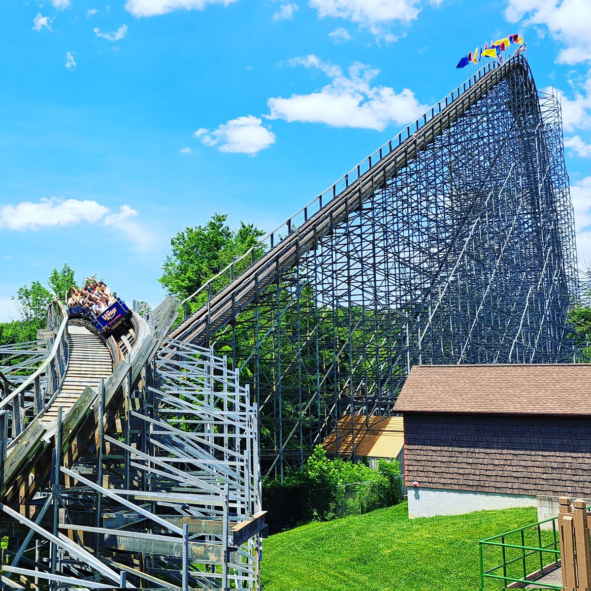 jkwana's tweet image. The Voyage at Holiday World

#thevoyage #gravitygroup #holidayworld #rollercoaster #coasters