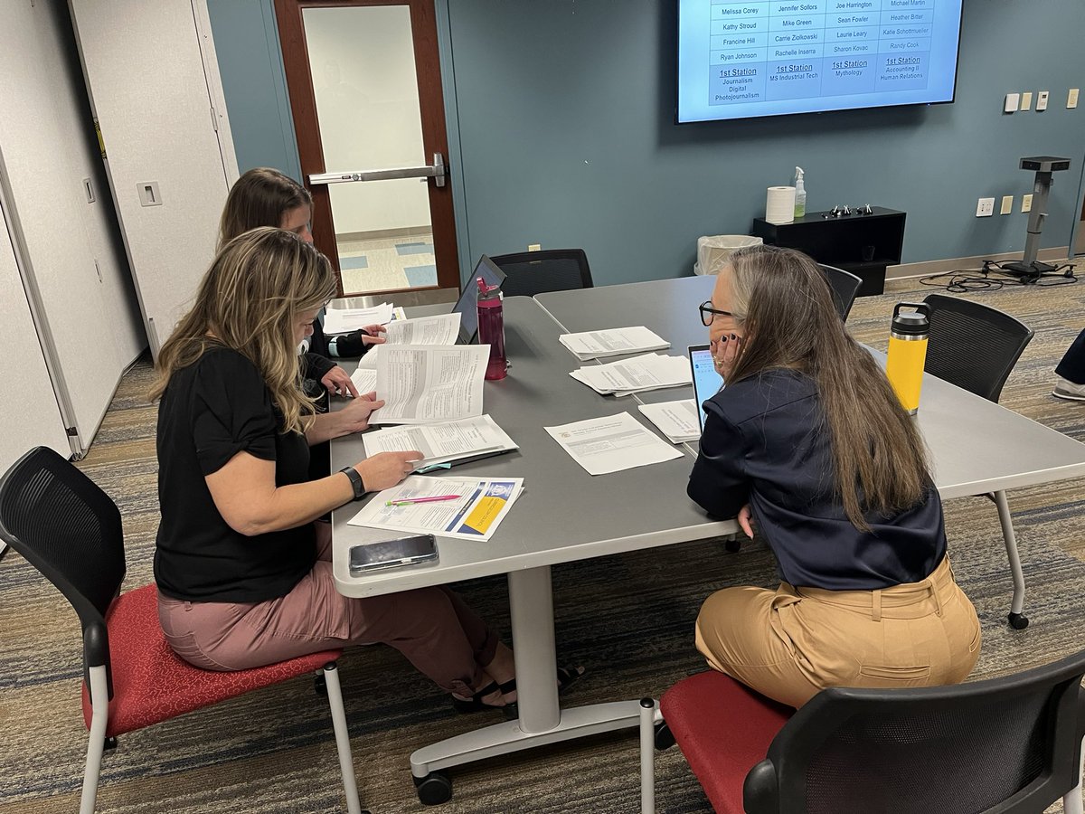 The Francis Howell Curriculum Council is an incredible team of stakeholder volunteers! Tonight they’re hard at work reviewing 8 updated curriculum documents and reading public and teacher feedback to see if documents ready to go to the Board. #OneHowell
