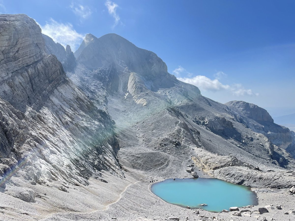 abadiedonque's tweet photo. @buscape64 Le mont perdu 🤩 https://t.co/4cVhj96RKT