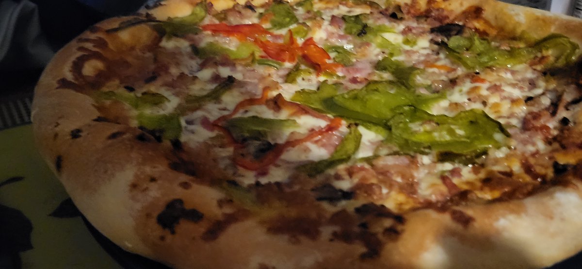 toonstyle1981's tweet image. Pizza night! Again?!? It can be pizza night every night! #pizzalife 🍕🔥💗