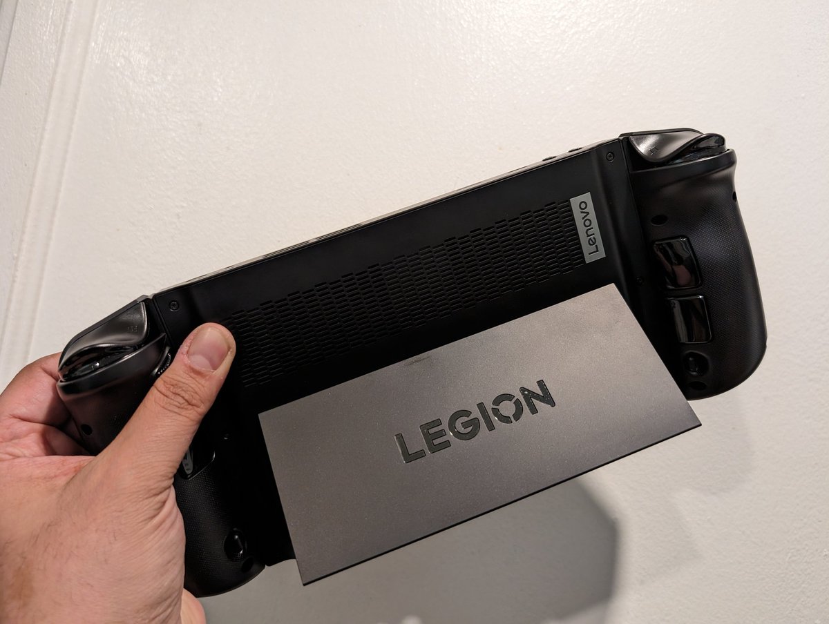 tkdsl8655's tweet photo. Thanks to @lenovoUS for sending the #lenovolegiongo #legiongo this is a massive upgrade over anything I have right now and I cannot wait to set it up and get playing some of my favorite games. Wonder if it will play Crisis 😅 I mean COD?
Powered by @AMDRyzen https://t.co/MRJC5uO4yR