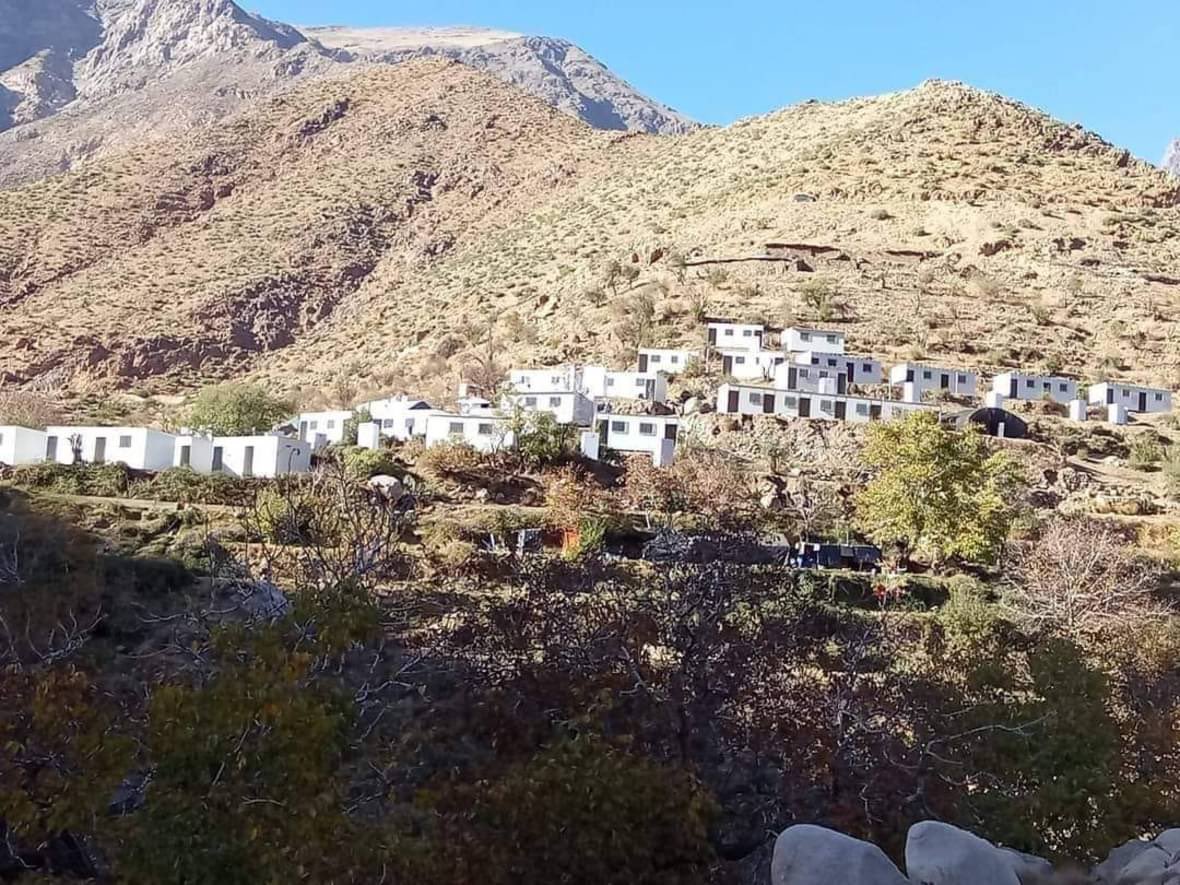 MoroccoIntel's tweet photo. 🇲🇦⛑️| Dans plusieurs douars du Haut Atlas, les tentes ont laissé place à des préfabriqués locaux. 

Totalement équipées et produit au Maroc, ces maisons mobiles et temporaires visent à faire face à l’hiver jusqu’à la reconstruction des habitations touchées par le séisme d’Al Haouz.