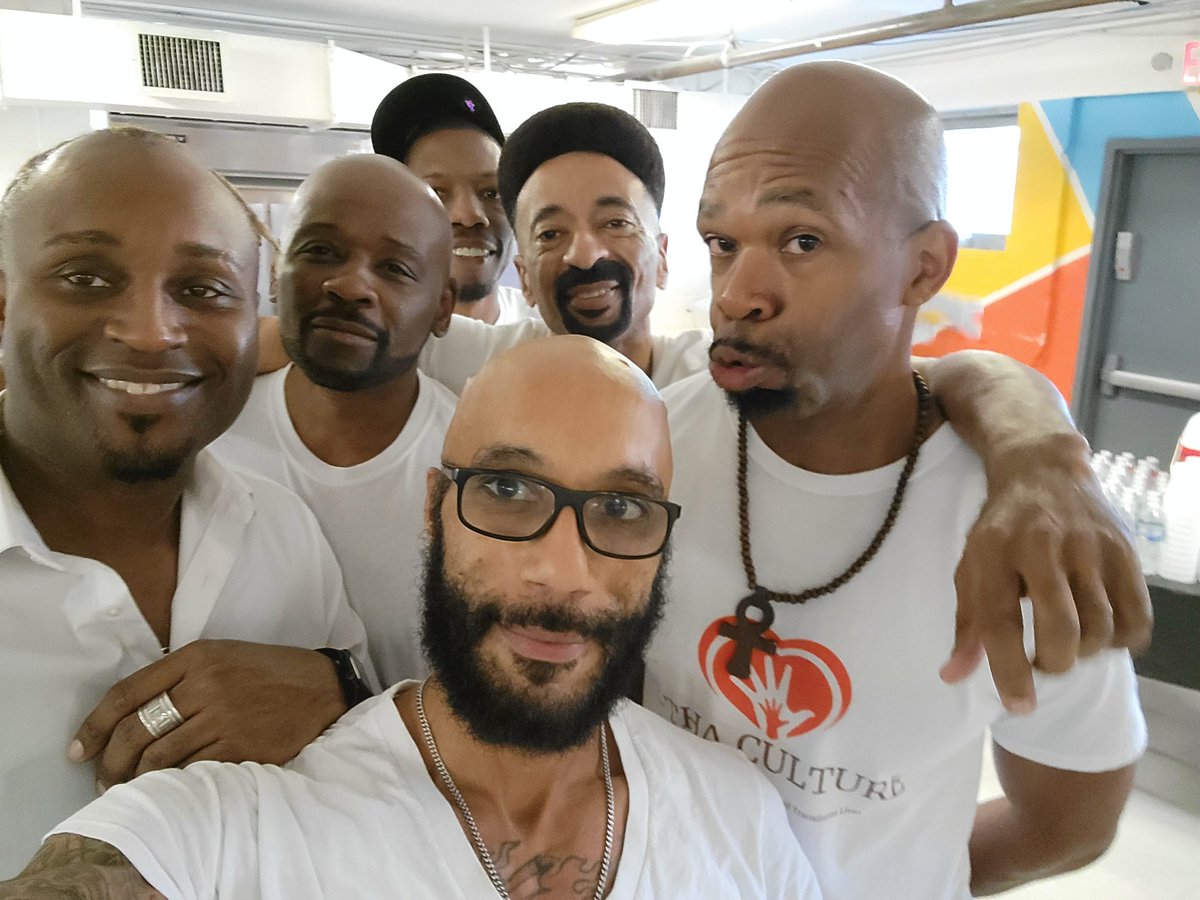 FeedThee's tweet photo. Without the volunteers we would never be able to do what we do https://t.co/MiYDif5Xqm