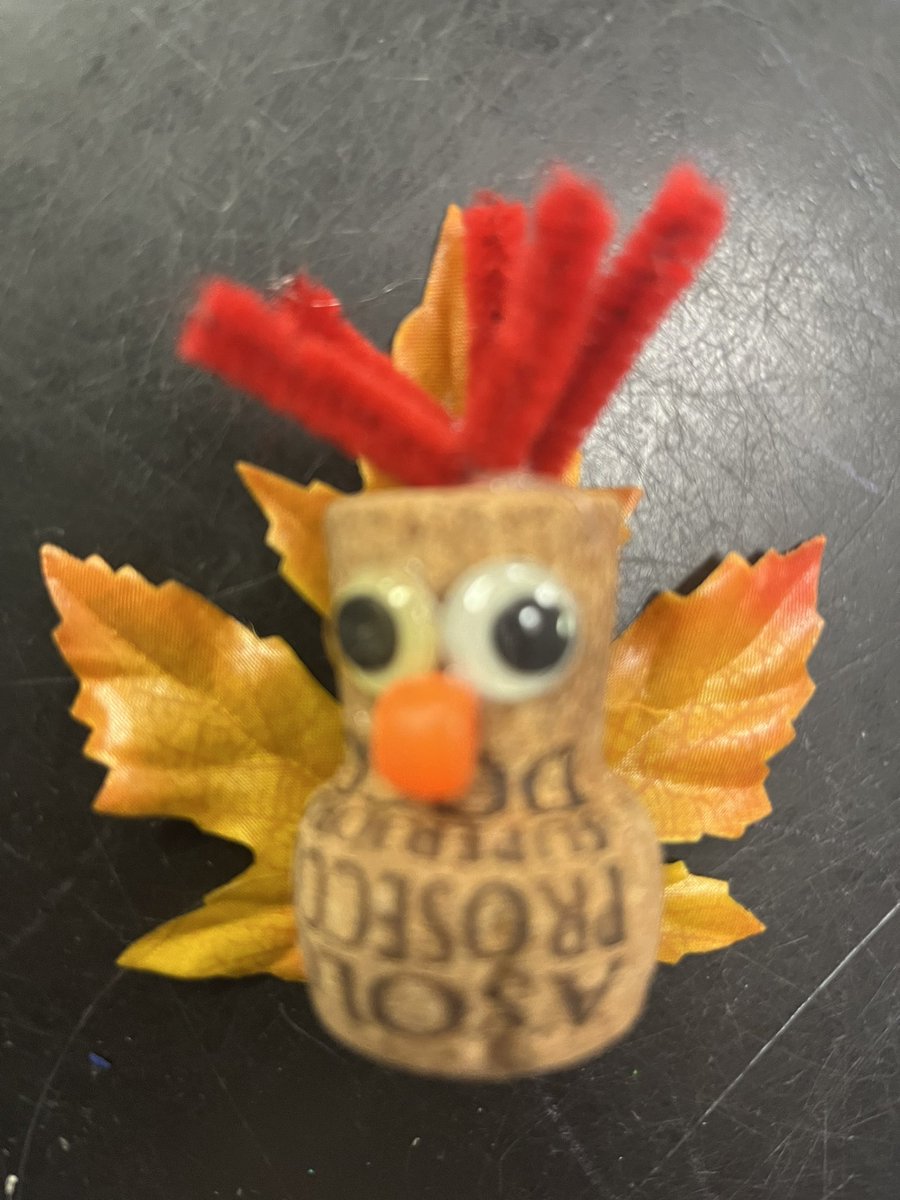 mspetersart's tweet photo. Art club made little turkeys for the teachers Thanksgiving luncheon! #artclub #thankFULL #decor #thanksgiving2023 @pbcsd @omniptsajaguars @OmniMiddle1 https://t.co/OhxcuFB2RK