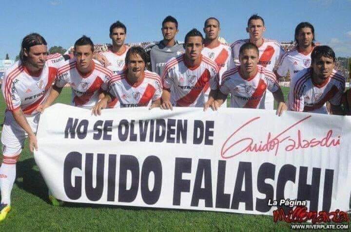 GaIoGame's tweet image. River Plate Homenajeando A Guido Falaschi, Club El Cual Era Hincha. 

#GuidoFalaschi
#YoNoMeOlvidoDeGuidoFalaschi 
#PorSiempreGuidoFalaschi