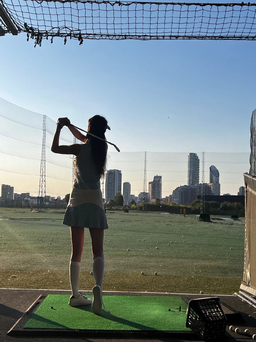 “Let yourself go on the weekend, be with the greenery, and indulge your passion for golf! 🥰🥰