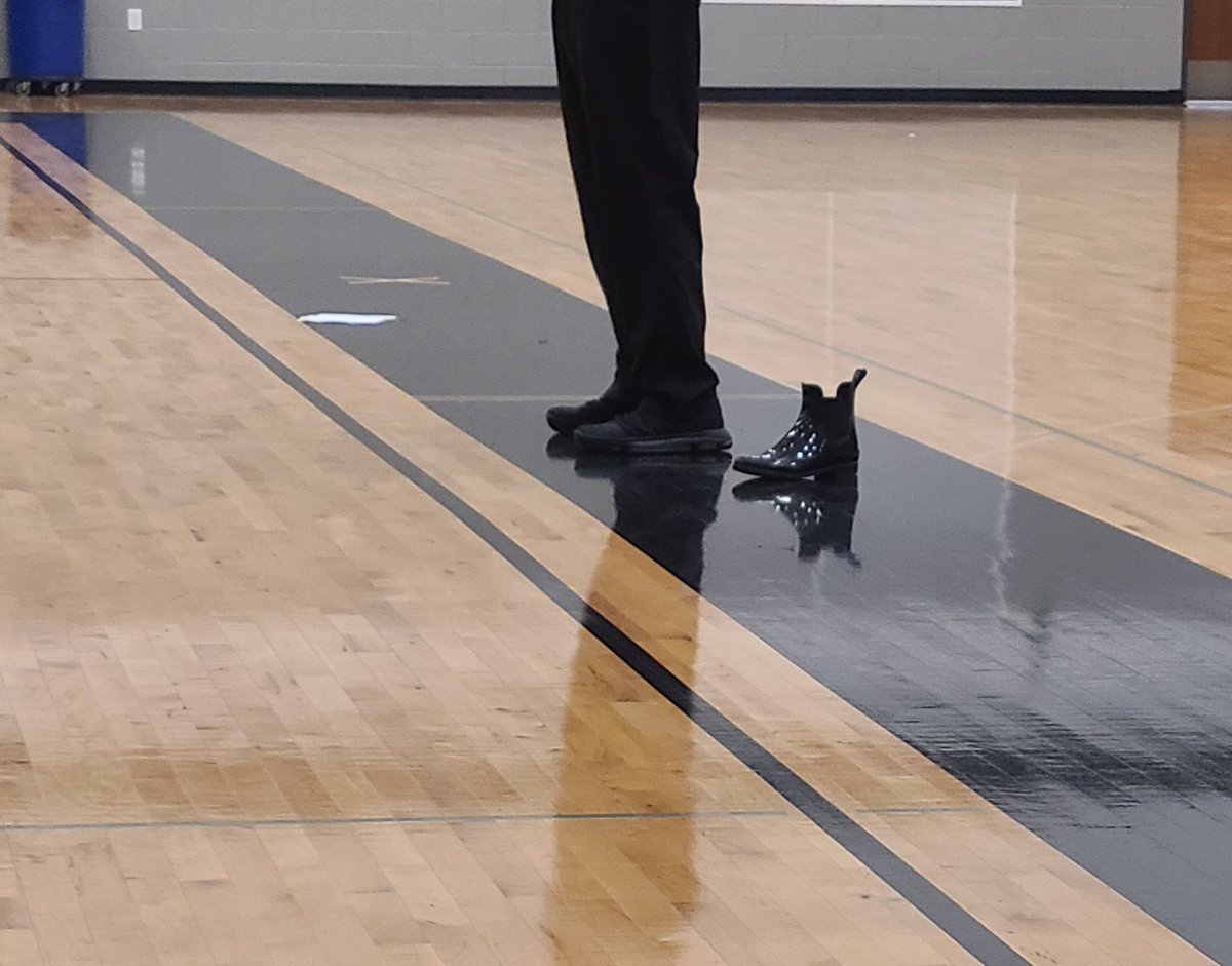 When we see that one shoe we know what time it is...
