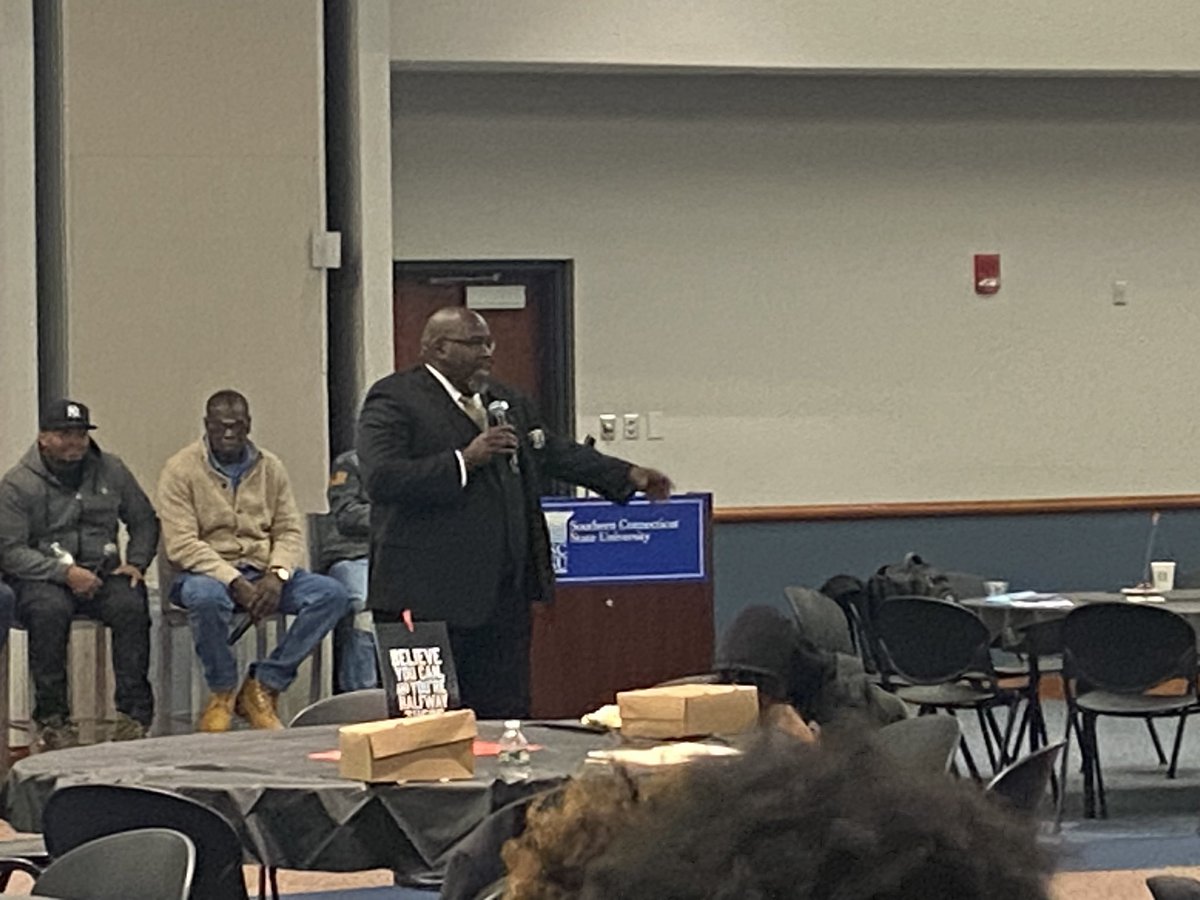 Thank you Dr. Smith @DrDTopOwl for talking to the 9th grade boys from Hillhouse today during the empowerment conference! @SCSU @newhavenpublic1