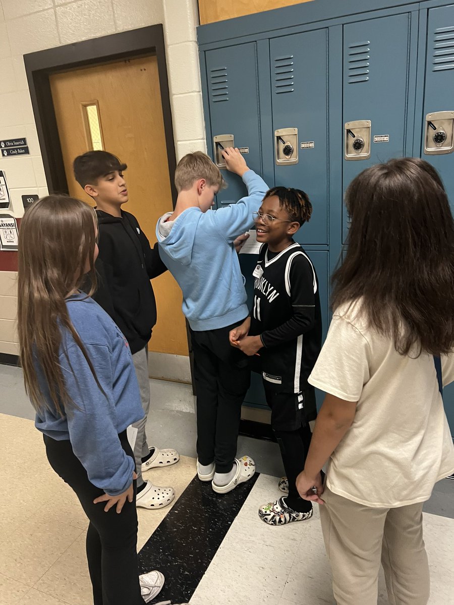 Lisa Darrow tweet media