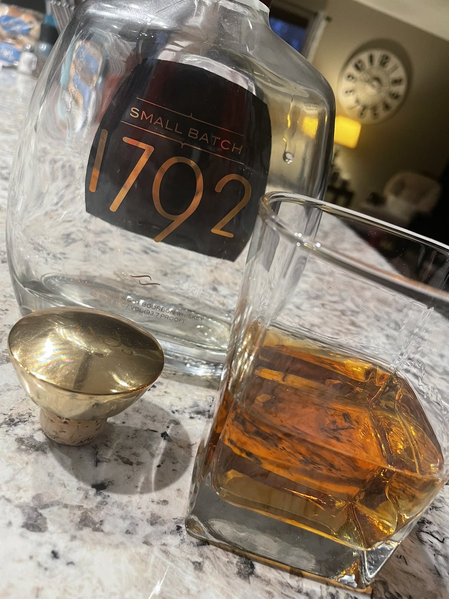 DerrickHurst's tweet photo. A good bourbon. Only issue is it’s empty. @1792Bourbon https://t.co/rhNrJzXdLO