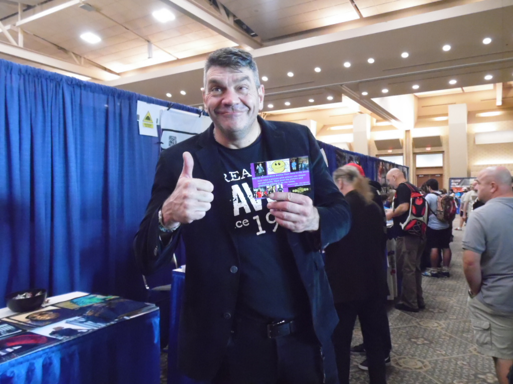 Wrestlin_Museum's tweet photo. Special thanks to Spencer Wilding for taking our #SmileUpChallenge
Help us spread more smiles than hate in the world
Take a picture just like this and challenge others to do the same
The Official Wrestling Museum Community Outreach Program
#wwe #raw Big E #AEWFullGear https://t.co/oXKlDdSGXx