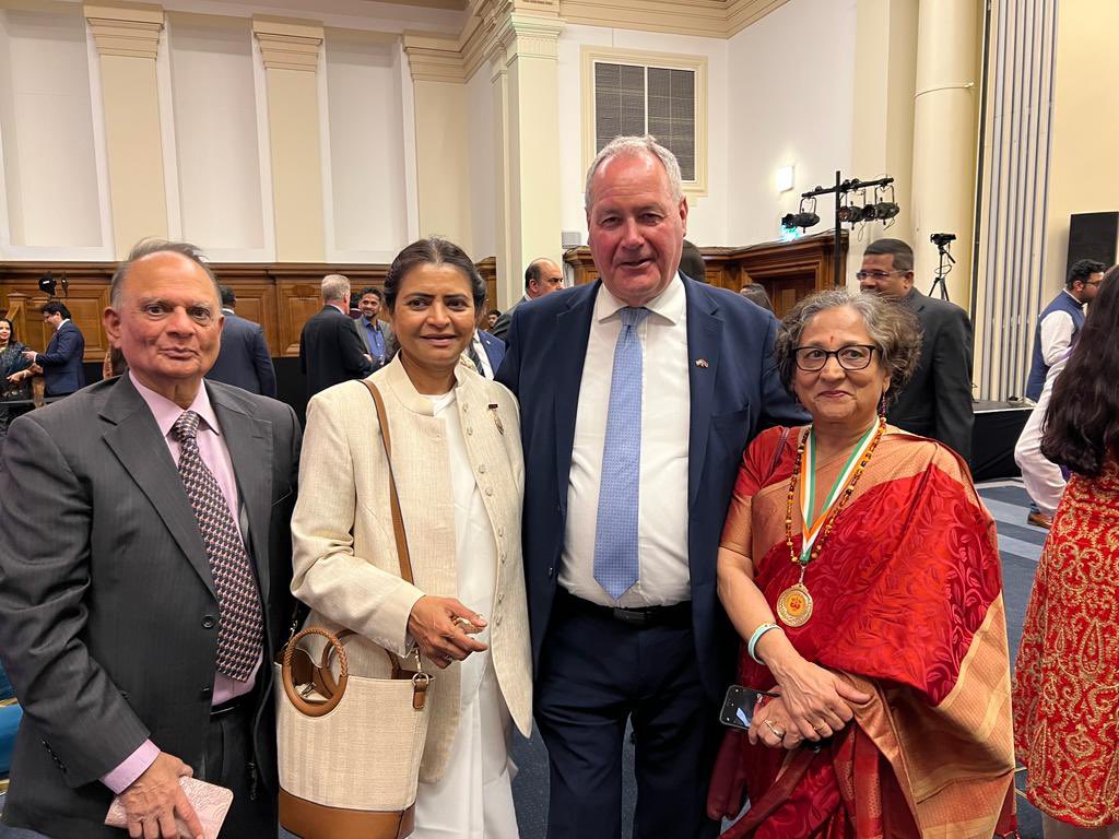 BobBlackman's tweet photo. 4th stop on 2023 #TourofTemples to celebrate #HinduNewYear @NeasdenTemple for hosting #HarrowMayor @ramjichauhan &amp; cllrs @ChetnaHalai &amp; @anjanapatel01 @vipincmithani @kdrabadia5 @Zak_Wagman @StefanVoloseni1 @hiteshkkaria #NutanVarshabhinandan #JaiShreeKrishna #JaiSwaminarayan https://t.co/lyrS4wkjb8