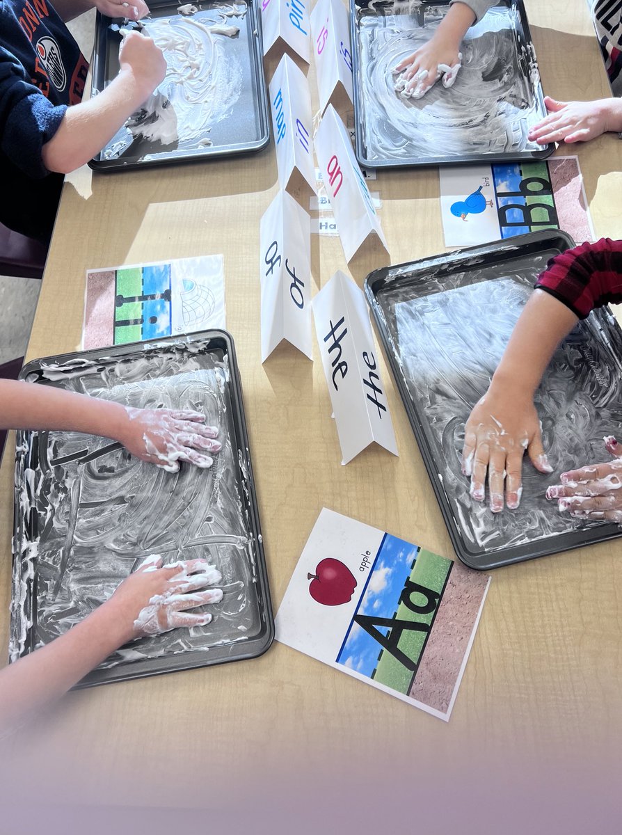 MrsBanghart's tweet image. Got out the shaving cream today for a favourite activity! Ss practiced writing letters, their names, and high frequency words. Always a hit! @TVDSBslp @TVDSBLiteracy @TVDSBKinder #kindergarten #literacy #makingwords