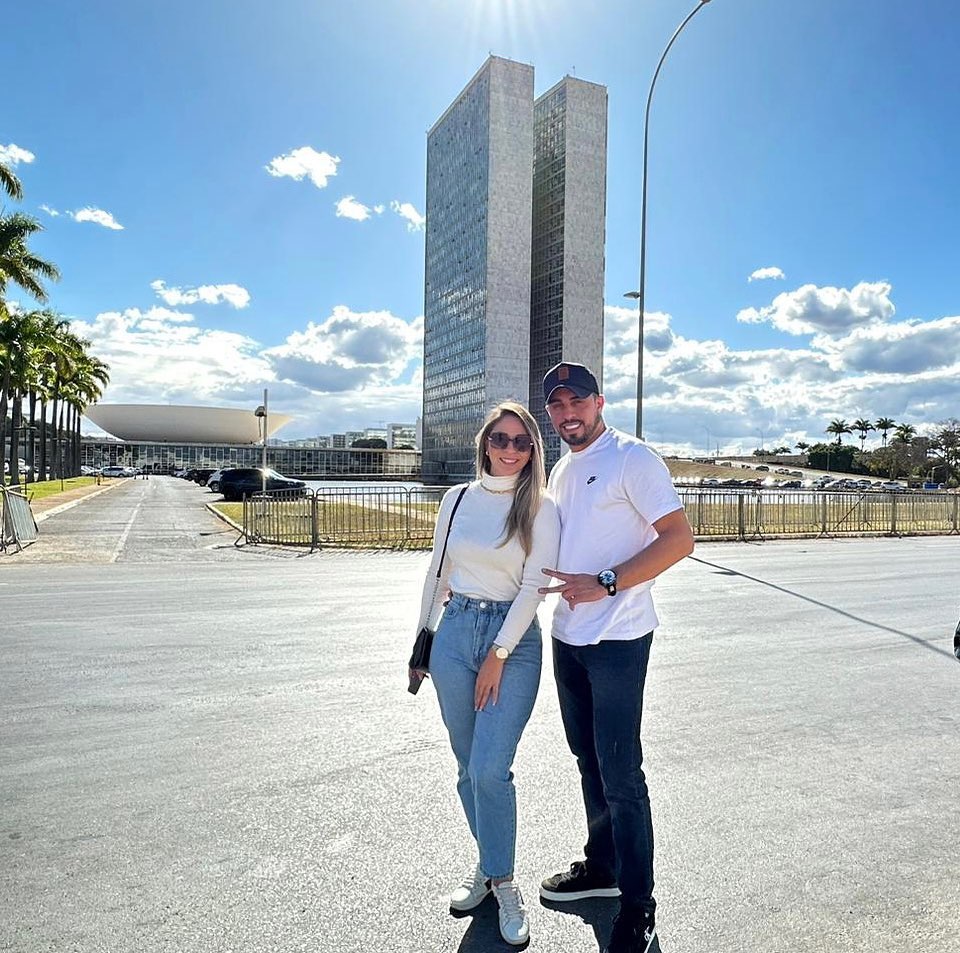 WesleyLuca59515's tweet photo. Mais perdidos que político honesto em Brasília🤣

#casaltrader https://t.co/9E8Qjj5vh3