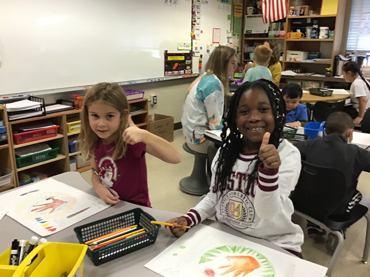 Our Fyle Cubs 🦁 created and delivered 330 Thanksgiving placemats for 3 Henrietta Senior Centers today. 
<a href="/rhschools/">rhschools</a> 
<a href="/DrBarbaraMullen/">Barbara MullenPhD</a> 
#worldkindnessday2023