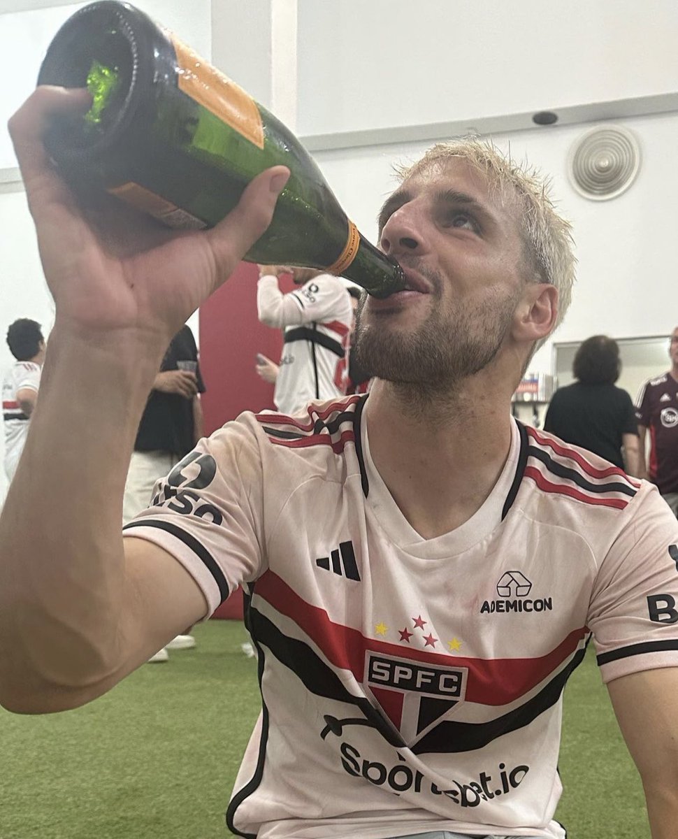 O último fã do lindinho tweet media