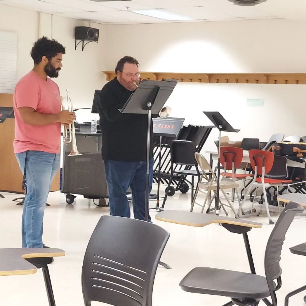 UKTrumpet's tweet photo. Today, during Trumpet ensemble class, a masterclass was held where Justin bartels helped a few of our students with their solo pieces. Congratulations to all that performed, and thanks to @jpbartel for his time! https://t.co/hNiFomLIma