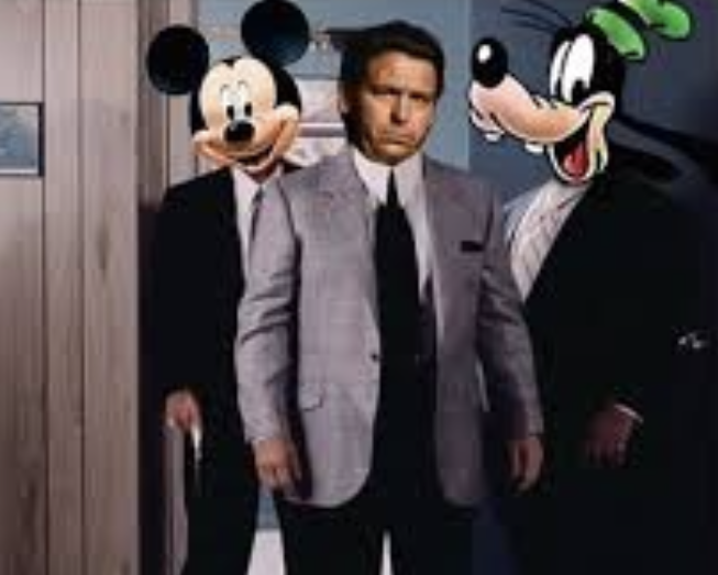 joyreaper's tweet photo. How many people spend a lot of time thinking about him? Mickey and Goofy maybe? #DeSantis es #DeSinking https://t.co/ZK77uZv9Ty