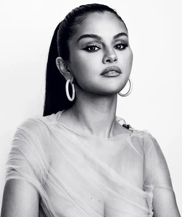 simplyhina's tweet photo. Why Selena Gomez is/has always been BIGGER than Demi Lovato in the music industry.
A thread🧵 https://t.co/CdUOtBjIdb