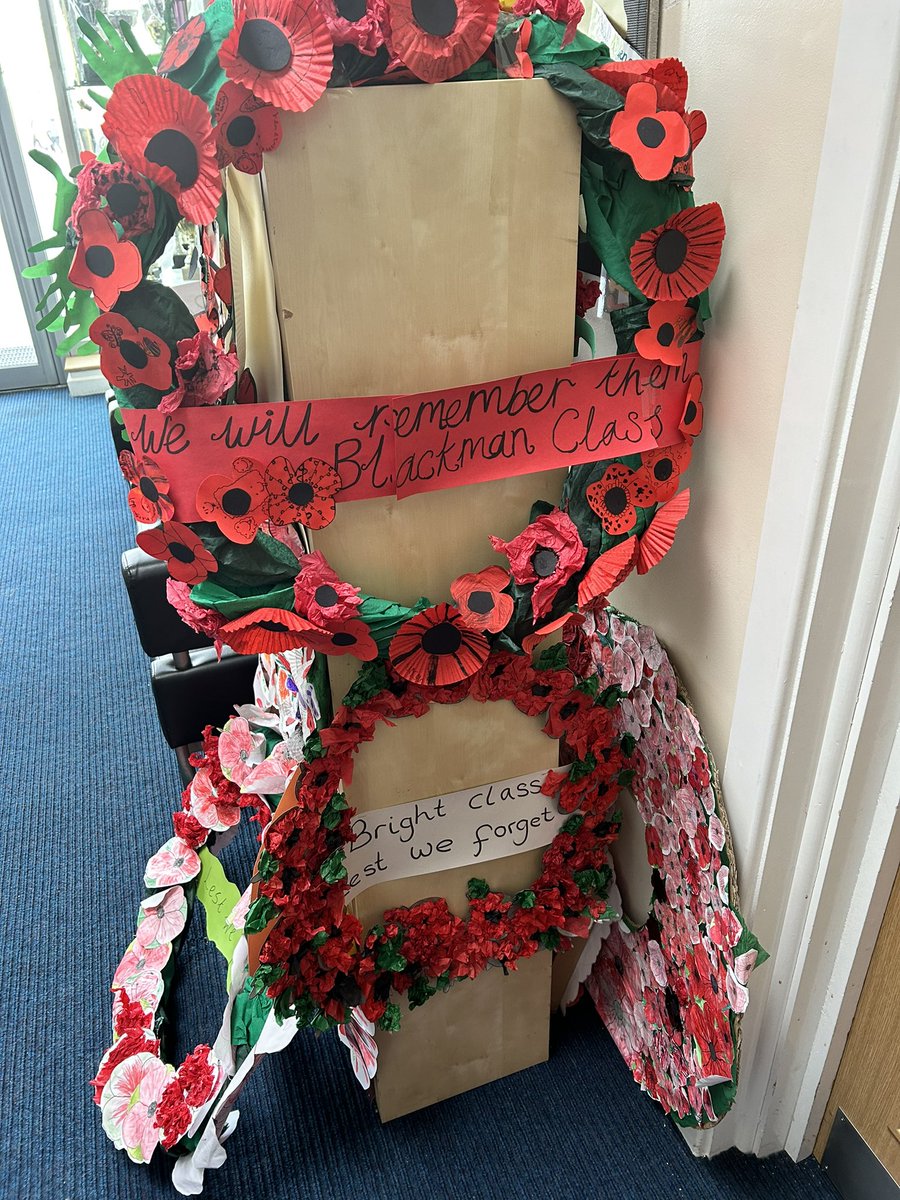 charltonmanor's tweet photo. Our classes made some fantastic Poppy wreaths for remembrance weekend 🌺 Well done to all 🌺 https://t.co/PjiNRum8oL
