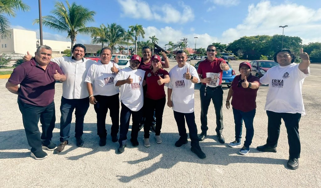 MonitorOnlineQ's tweet photo. ¡Incansable campaña guinda! Unidad y progreso para el sindicato de taxistas, compromiso de Erika Castillo #Cancún 

Nota completa 👇
https://t.co/UCpX0cm9kk https://t.co/HdcWScVslZ